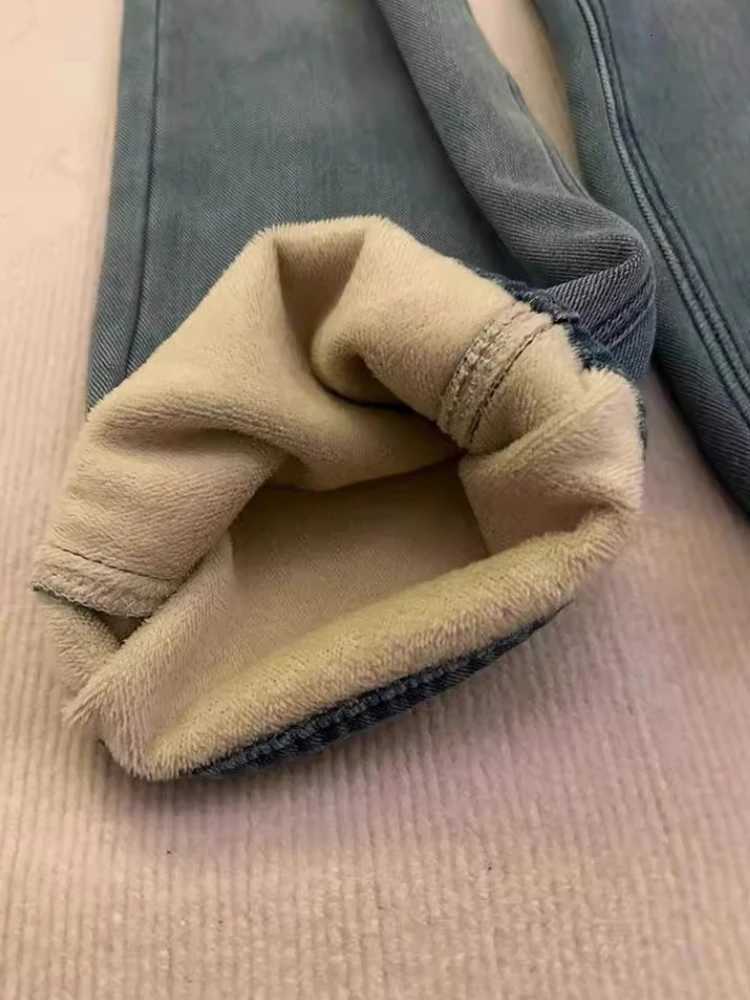 Smiling Face Embroidery Plush Thick Wide Leg Jeans for Womens Autumn Winter New High Waisted Casual Slimming Straight Leg PantsT251013