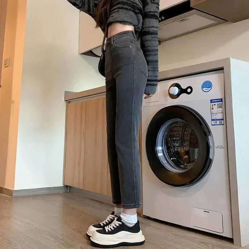 Charcoal Grey Highwaist Straightleg Jeans For Women Versatile Slimming Autumnwinter PantsT251013