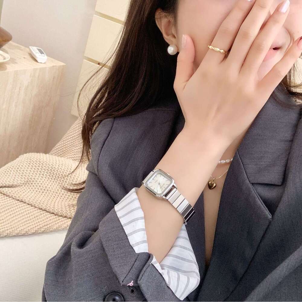 Square for Women Light Luxury Niche High-end Feel Designer 2025 New Simple Elegant Student Ins Style Small Ladies Watch