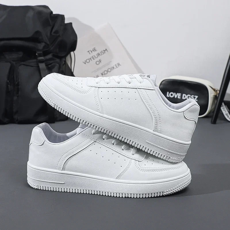 White Casual Shoes Lightweight Sneakers Breathable Tenis Sports Shoes Zapatillas Hombre Leather Men Skateboarding Shoes Flat 251009