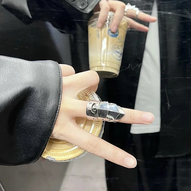 Anime Oosaki Nana Cosplay Metal Ring Armor Knuckle Finger Rings Adult Unisex Punk Hiphop Jewelry Accessories Prop 251013