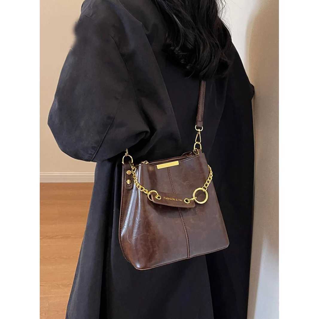 Chain Bucket Bag 2025 Korean Trend Crossbody Handbag Wen PU Leather Shoder Messenger Bag Fem D251014