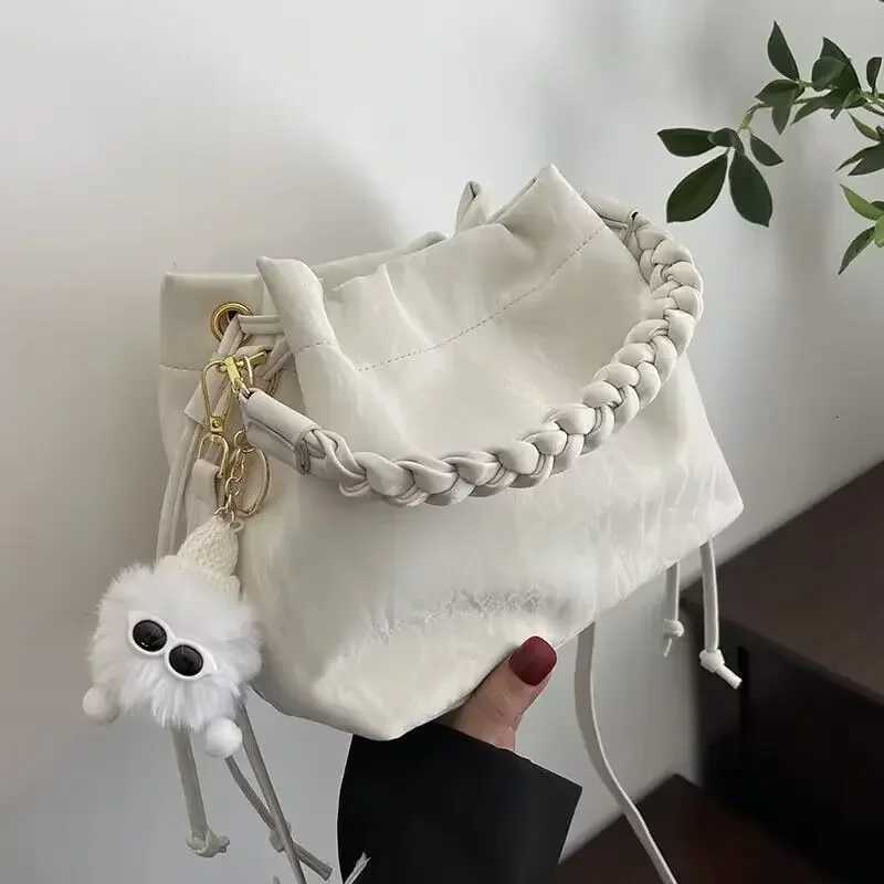 New Ladies Versatile Crossbody Bucket Bag Handbag Fiable And Popar Wens Bag fr Mainland D251014