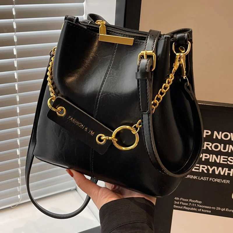 Chain Bucket Bag 2025 Korean Trend Crossbody Handbag Wen PU Leather Shoder Messenger Bag Fem D251014