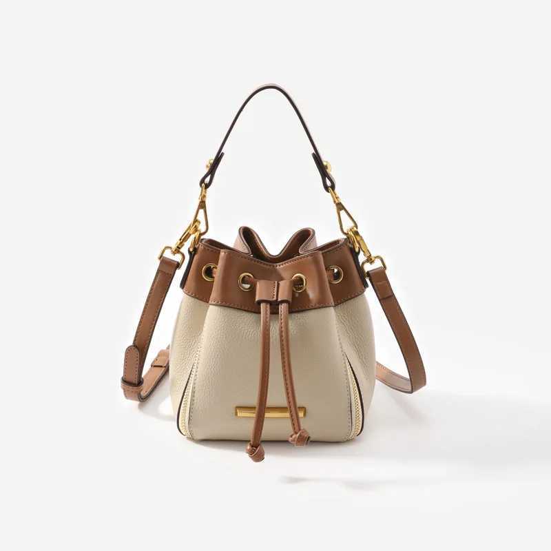 2025 Designer New Fi Fem Shoder Cross Body Bags Cowhide Short Handle bag Genuine Leather Wen Small Bucket Bags D251014