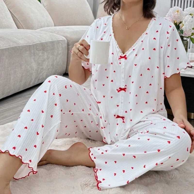Women Casual Pajamas Set Plus Size Sleepwear Short Sleeve Vneck Heart Print Tshirt Tops with Pants Female Loose HomewearT251014