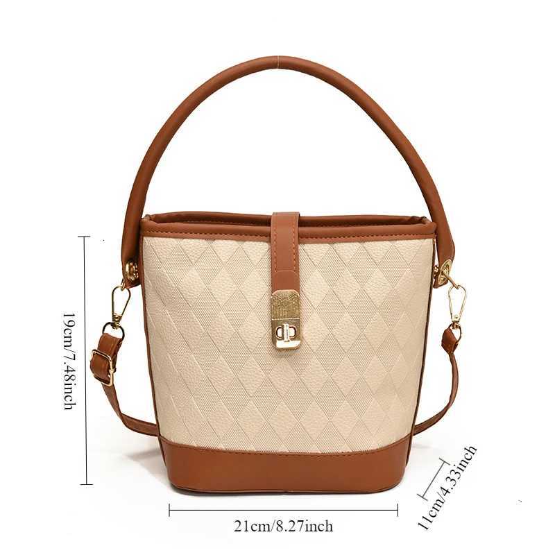 Summer New Versatile Woven Shoder Bag Highend Messenger Bag Portable Fi Casual Wens Bucket Bag D251014