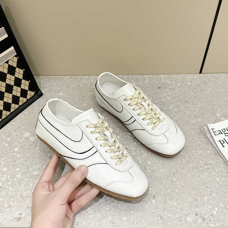 German Training Shoes Women 2025 New Genuine Leather Women Sneakers Flat Lace-up Retro Large Size Forrest Gump Shoes Women M250818