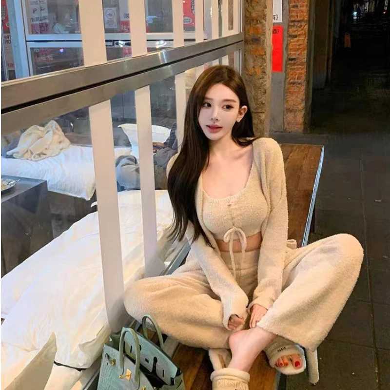 Autumn Winter Highend Three Piece Velvet Pajama Set Warm And Soft Wool Home Wear Pajamas Casual Out Door Wearable Women PajamasT251014