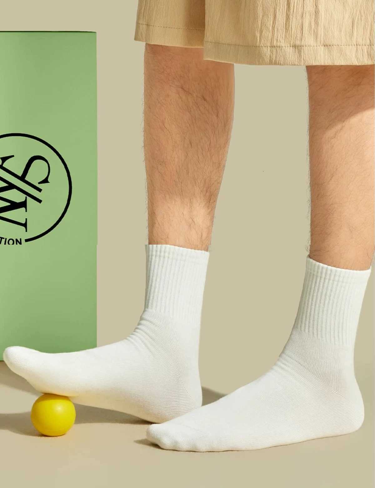 36Pairs of Plain Black and White Socks Simple and Comfortable MidCalf Socks Suitable for Autumn and Winter Mens Socks H260513