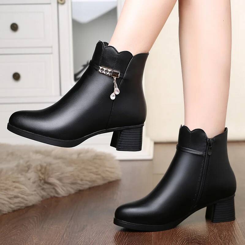 women's soft autumn and winter new designer shoes leather ankle boots snow boots smooth and warm plush casual and elegant thick heeled luxury sho