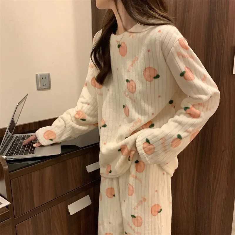 2pcsset Women Coral Velvet Pajamas set Autumn Winter Thickened Outer Wear Cute Flannel Loungewear Loose Long Cardigan SetT251014