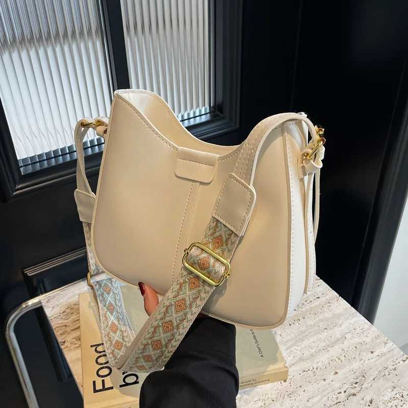 2025 Spring Vintage Shoder Bag for Wen Fi Wide Strap Bucket Bag Stylish Crossbody Purse Trendy Casual Handbag D251014