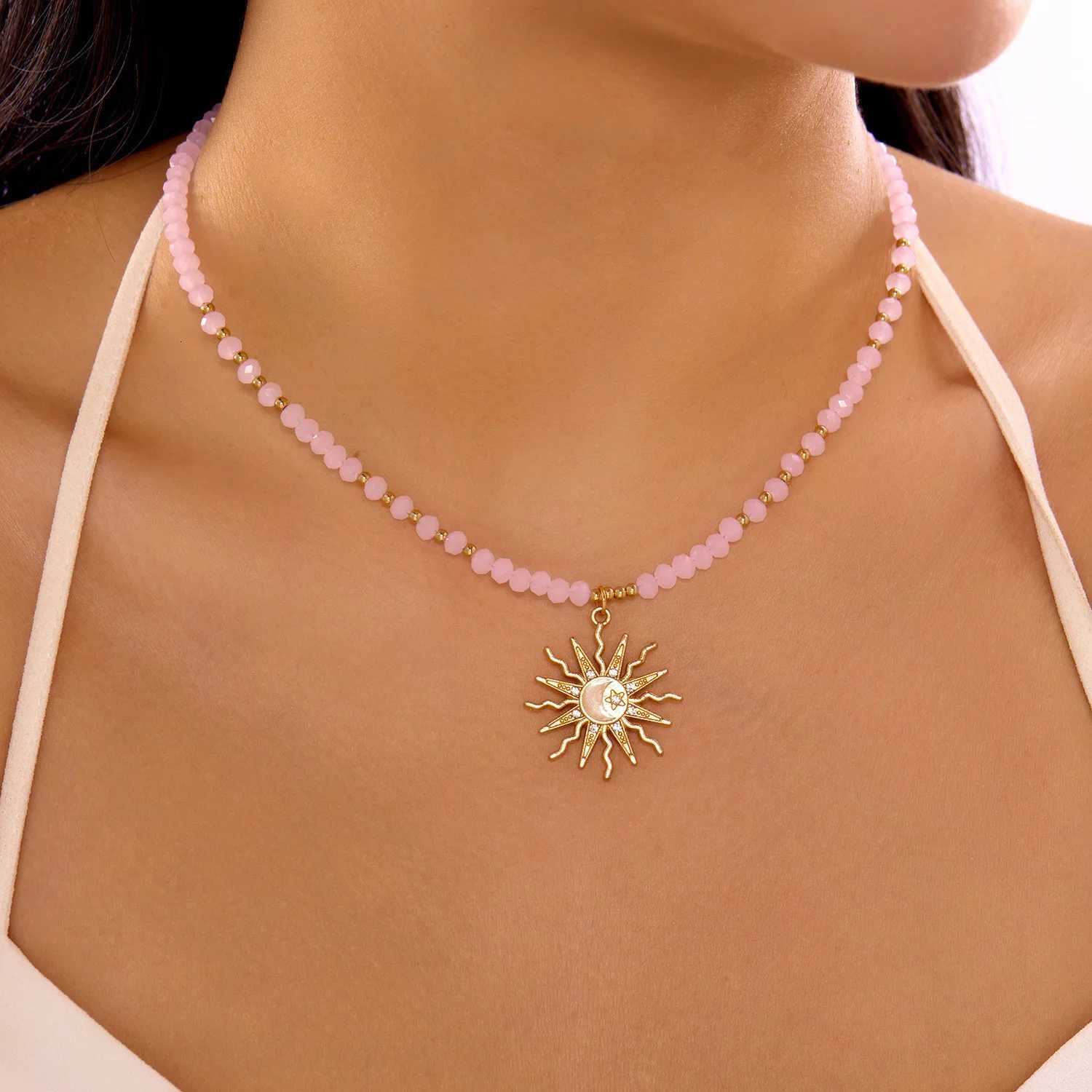 Retro GoldenToned Sun Pendant Necklace for Women Elegant Turquoise Beads Chain Choker Neck Statement Party Vintage Jewelry GiftT251014