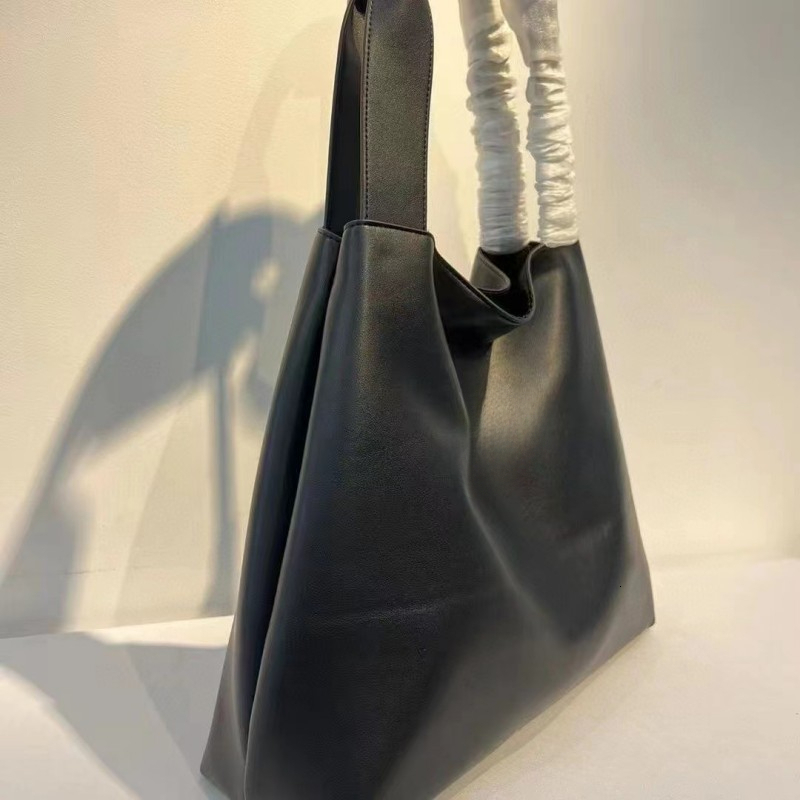 French leather luxury style large capacity handbag autumn and winter new collection retro exquisite women's shoulder bag designer bag