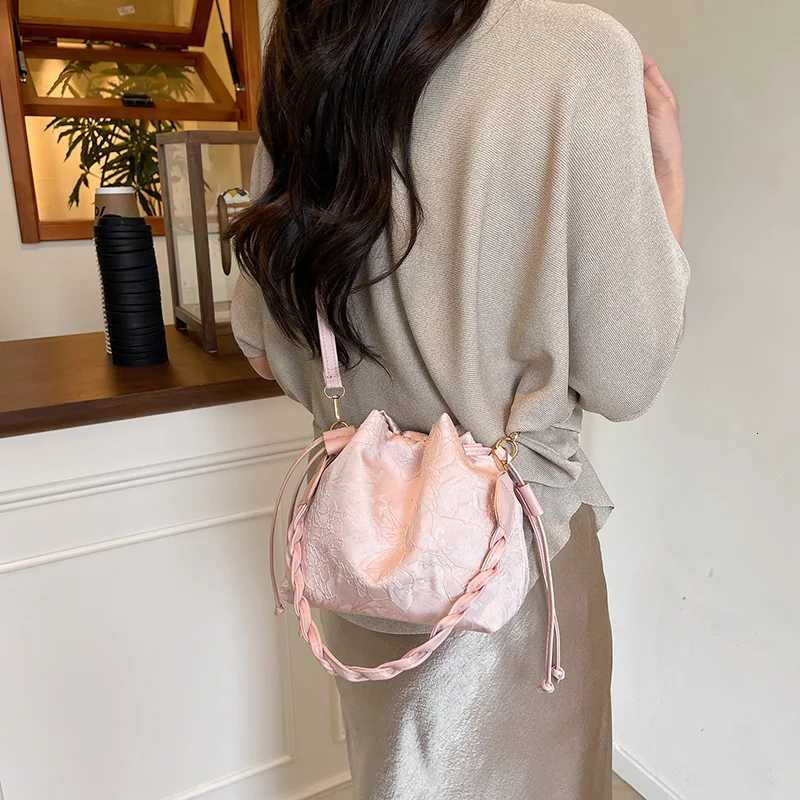 2025 New Chinese Style Drstring Bucket Bag Summer Qipao Inspired Crossbody Purse Unique Shoder Bag for Wen D251014