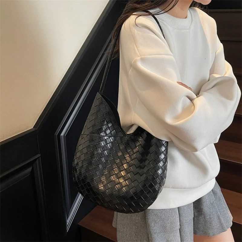 HighEnd Wen Crossbody Handbag With Detachable Strap For Formal ning nts And Special Occasis D251014