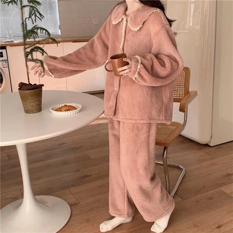 Winter New Womens PrincessStyle Doll Collar Pajamas for Girls and Students Simple and Loose Thickened Plush Warm Home Wear Y251013