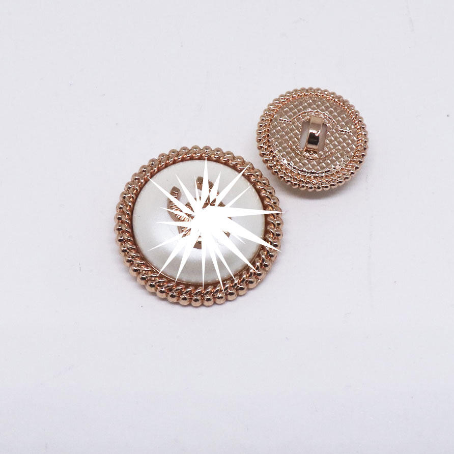 18mm 23mm White golden Luxury Desginer C brand Sewing Buttons for Shirt Clothing Coat Decorate DIY Crafts Supplies Classic B37