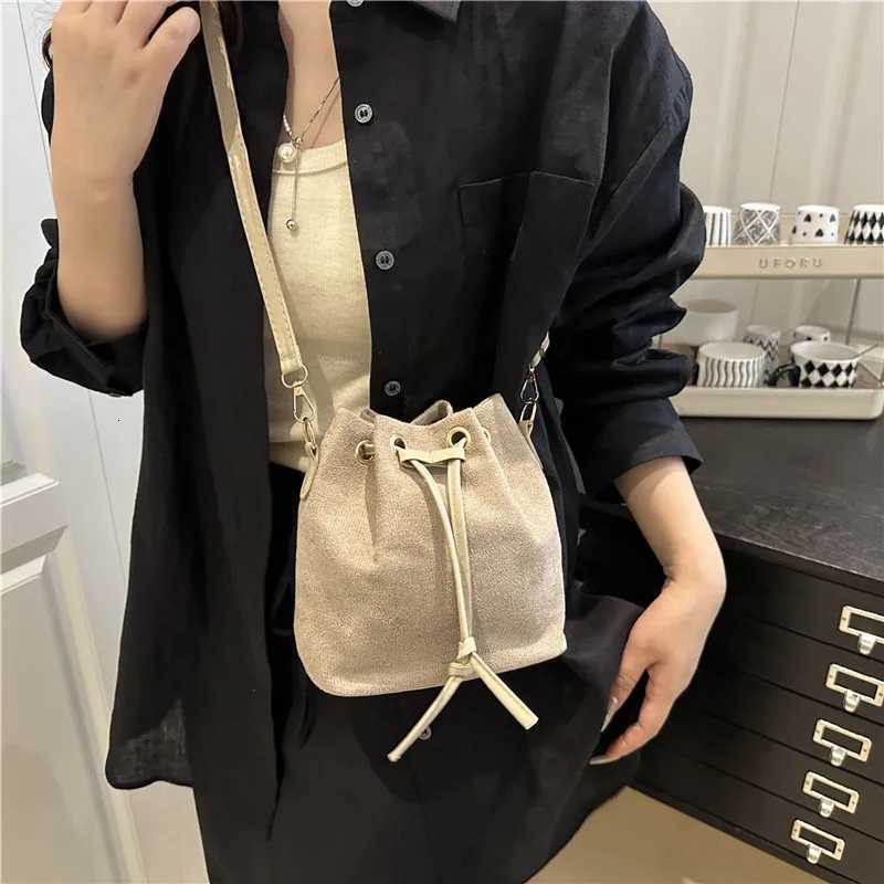 Cross Border 2025 Minimalist Shoder Bucket Bag for Wen Shoder Handheld Purse Fiable Handbag D251014