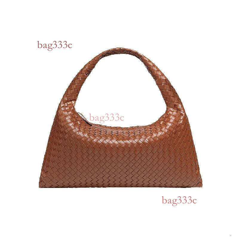 Woven Large Capacity Shoulder Bag For Women New Niche Versatile Elegant Commuter Handbag Trendy Crossbody Cowhide Woven Bag