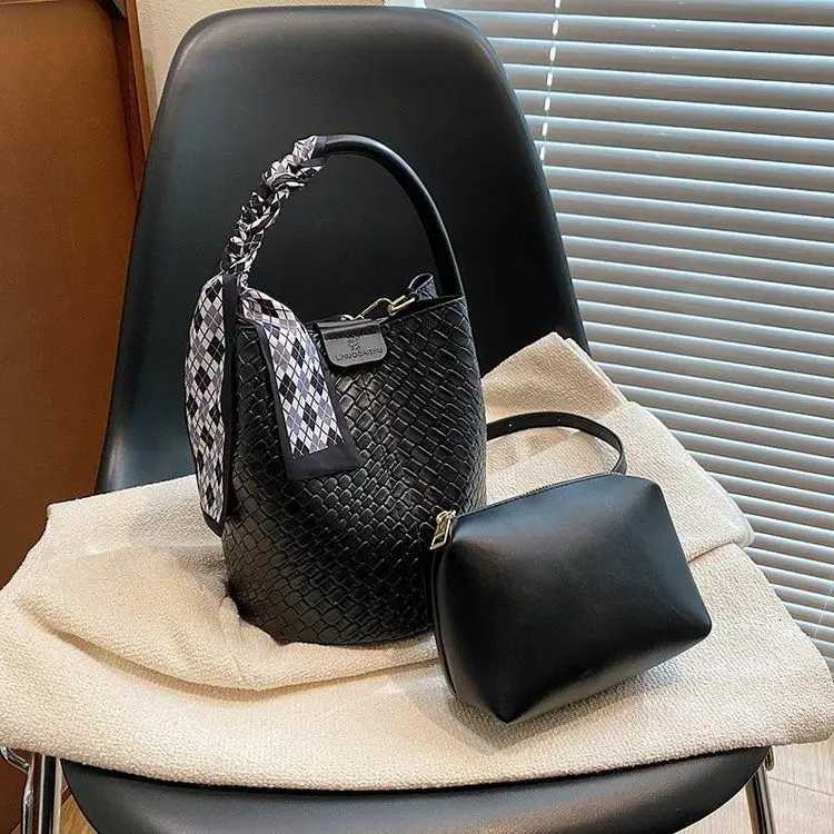 Bucket Bag Fi HandWoven Mini Bucket Bag Wen Chain Sling Purses Fem Crossbody Summer Tote Hobo Bag D251014