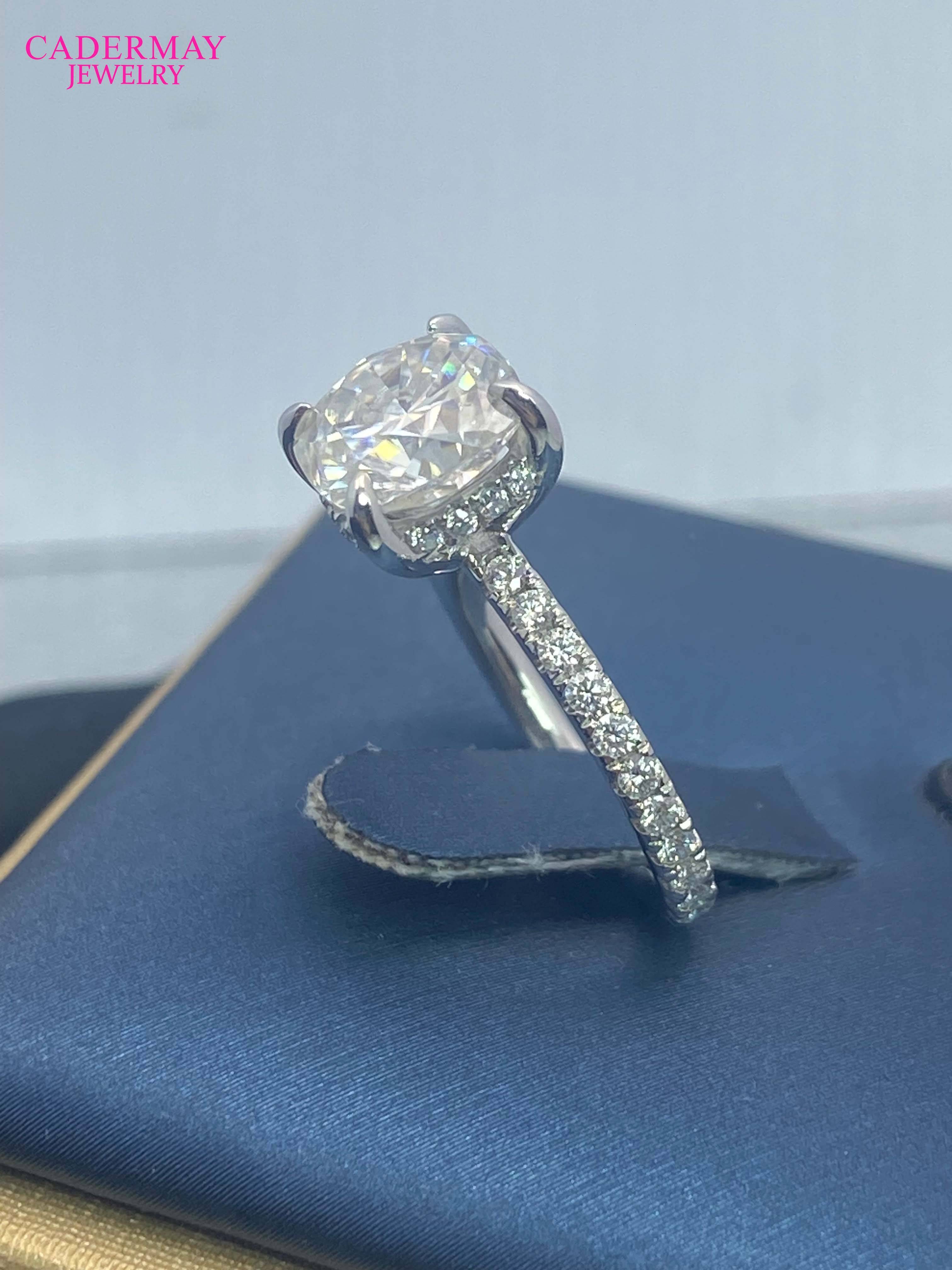 Cadermay Romantic Customized Ring PT950 25ct Cushion Shape Bright Cut D VVS1 Moissanite Engagement Wedding Ring for Women