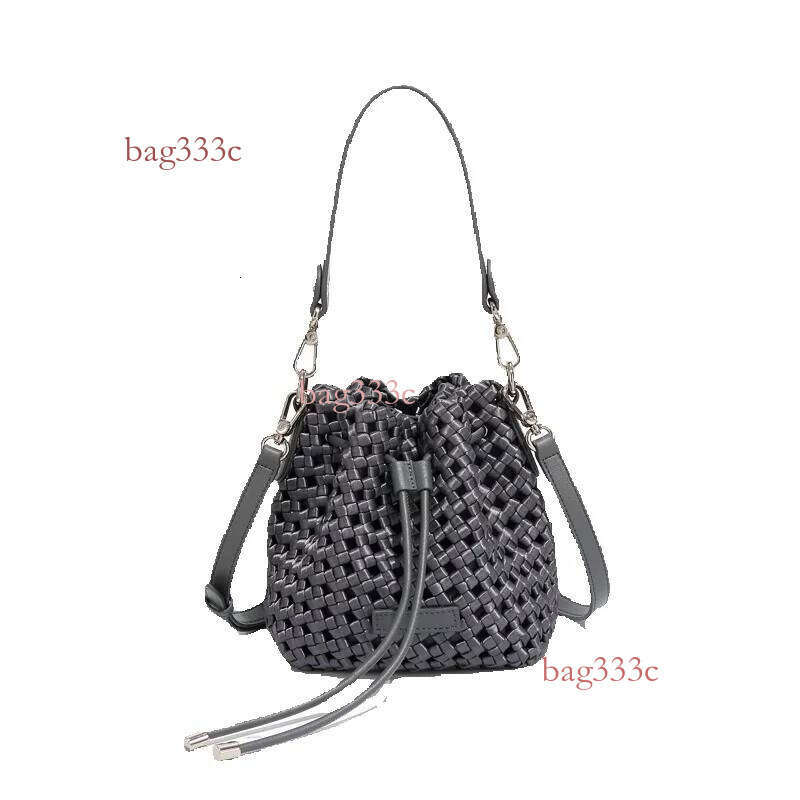 Hot Selling Handmade Woven Bucket For Women New High-Quality Texture Niche Handbag Single Shoulder Crossbody Bag Cowhide Woven Bag