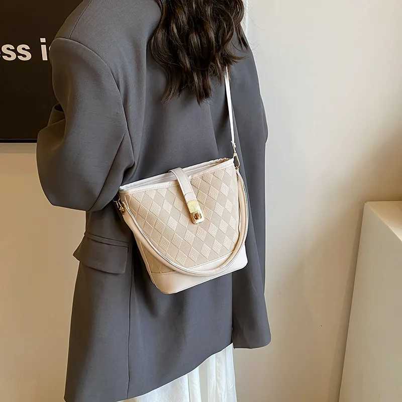 Luxury Designer Lock PU Ctrast Color Plaid Wens Handbag Casual Crossbody Bag Bucket Tote D251014