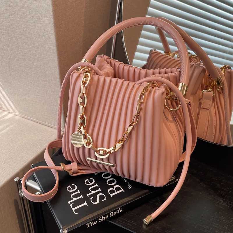 2025 Trendy Wens Crossbody Bag Fiable Chain Shoder Purse Stylish Bucket Bag Unique Versatile D251014