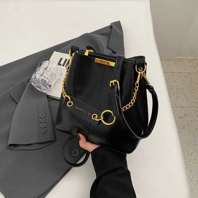 Chain Bucket Bag 2025 Korean Trend Crossbody Handbag Wen PU Leather Shoder Messenger Bag Fem D251014