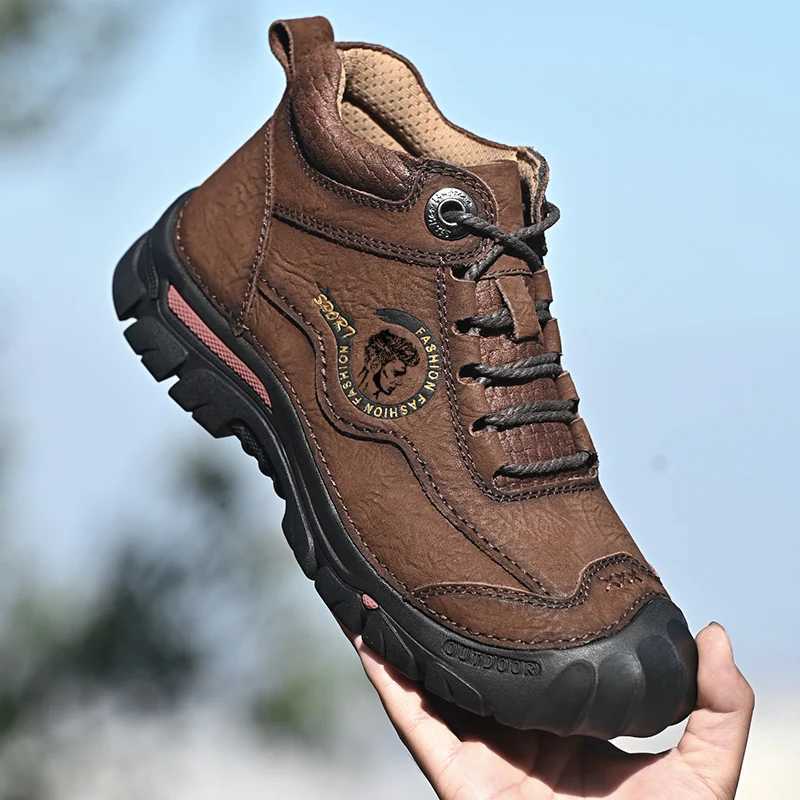 Outdoor Mens Boots Genuine Leather Casual Shoes Climbing Hiking Shoes Warm Winter Boots for Men High Quality Platform Snow Boot C251014