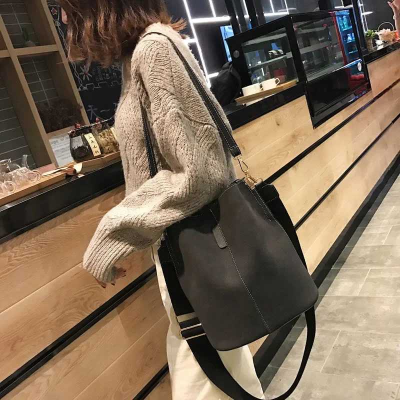 Frosted Leather Bucket Bag For Wen Vintage Bucket Bag Ladies Handbag Casual Sahel Bag Adjustable Straps Minimalist D251014