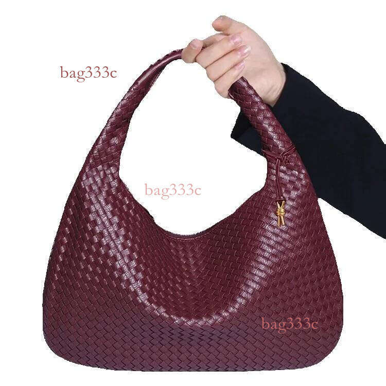 Hand-Woven Large Capacity Trendy Fashion Underarm Bag New Single Shoulder Handbag For Women Cowhide Woven Bag