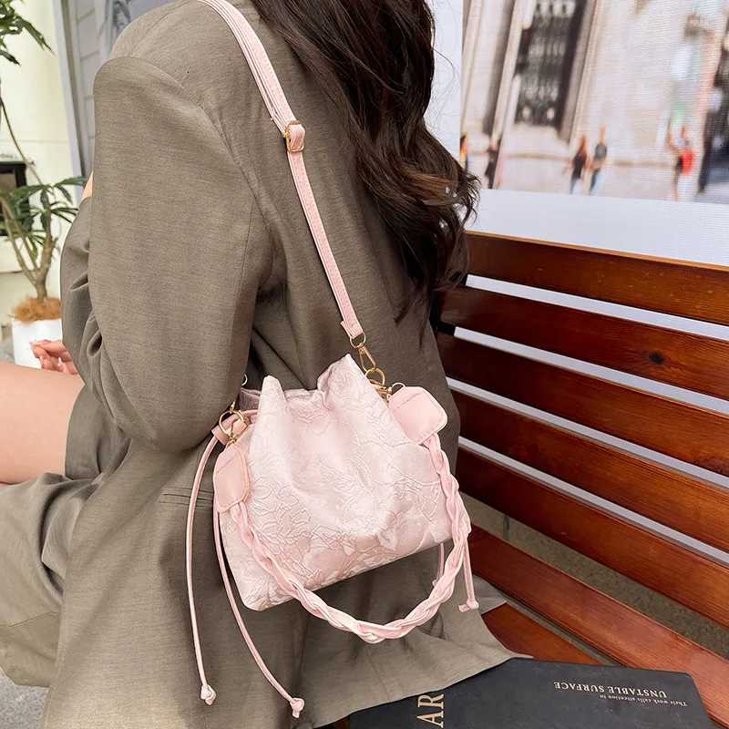 2025 New Chinese Style Drstring Bucket Bag Summer Qipao Inspired Crossbody Purse Unique Shoder Bag for Wen D251014