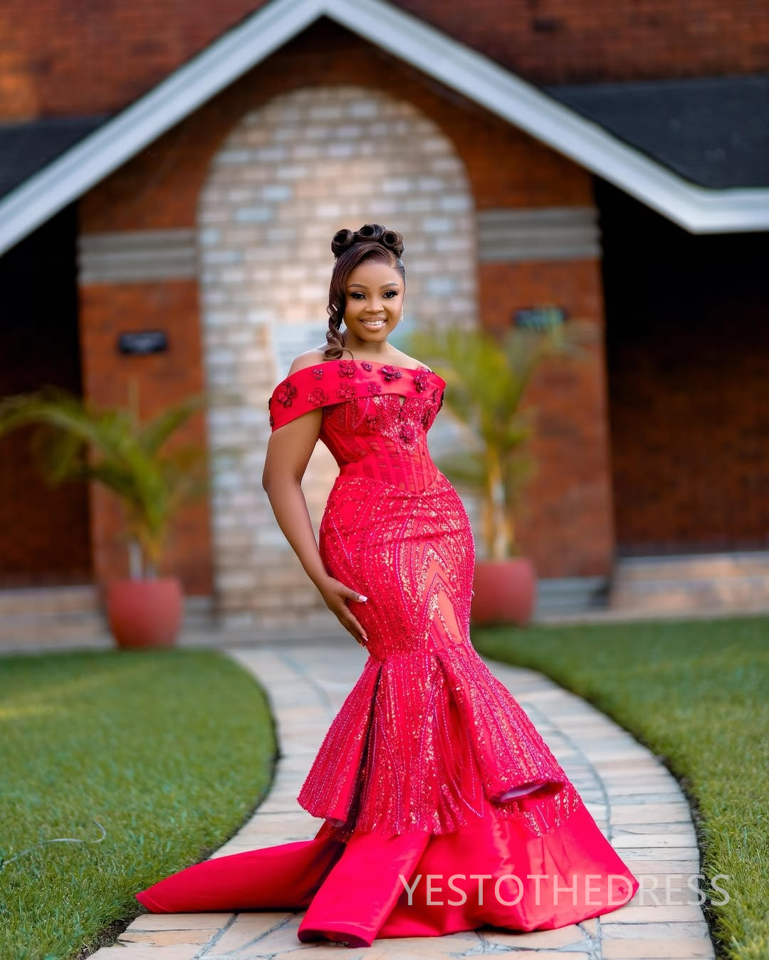 Plus Size Red Prom Dresses 2026 Evening Dresses Illusion Mermaid Off Shoulder Beaded Lace Crystals Flora Birthday Dress Second Reception Gown AM2980