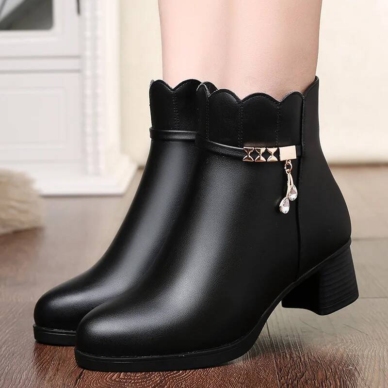 women's soft autumn and winter new designer shoes leather ankle boots snow boots smooth and warm plush casual and elegant thick heeled luxury sho