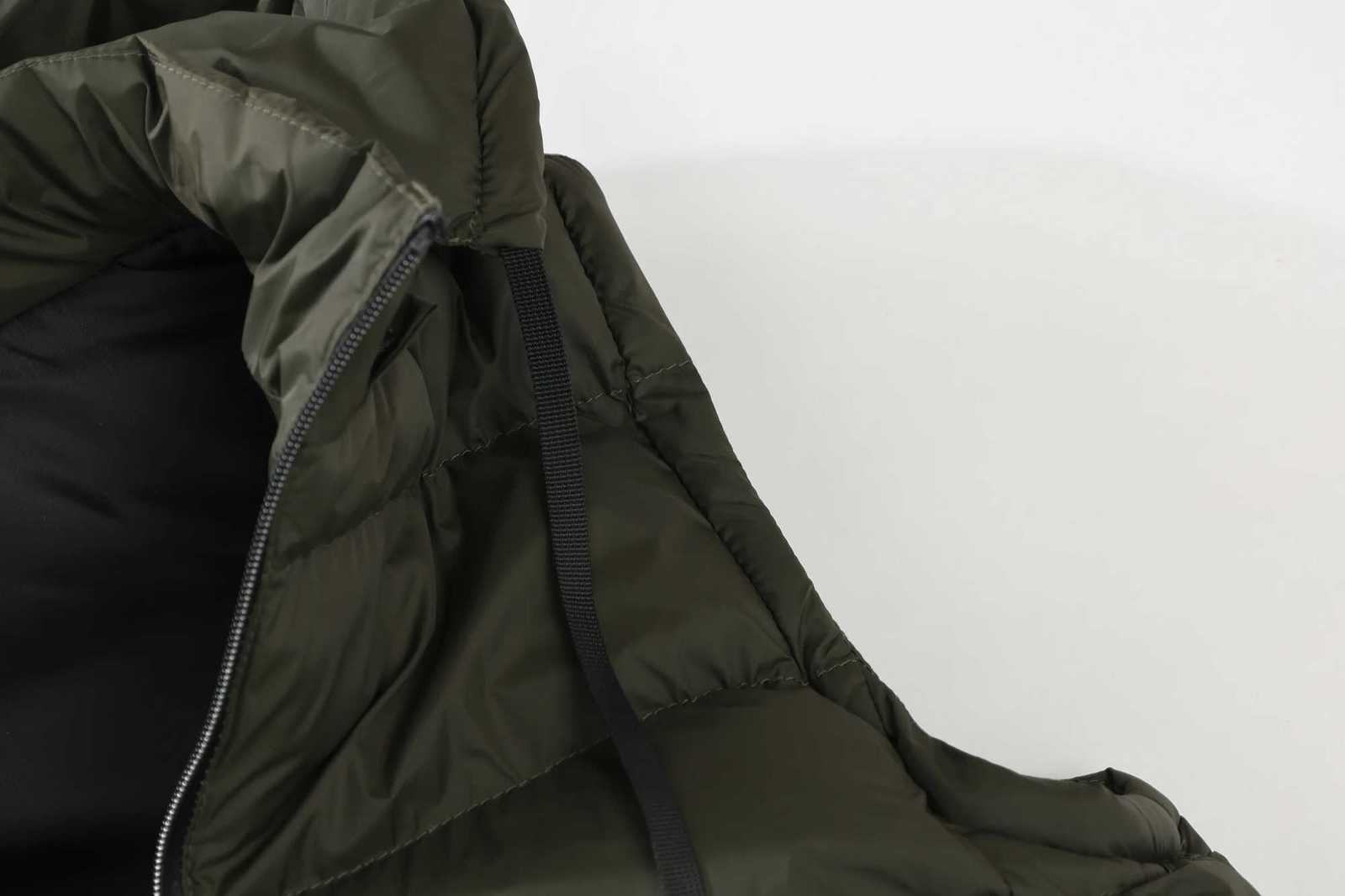 Streetwear Mens Puffer Vest Removable Hood with Drawstring Hidden Zip Pockets Edgy for Winter Daily LooksXJ251014