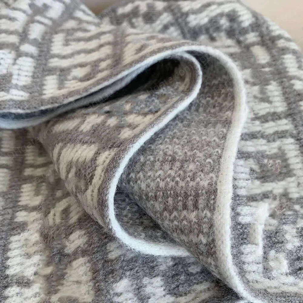 Soft Wool Luxury Scarf designer scarf Autumn and Winter Warm High-End Scarf