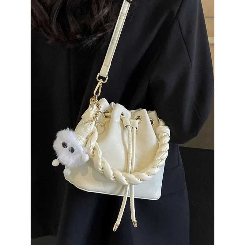 Fiable Bucket Bag Wens Handbag Crossbody Popar Summer 2025 New Style Handbag with Artificial Leather Lining D251014