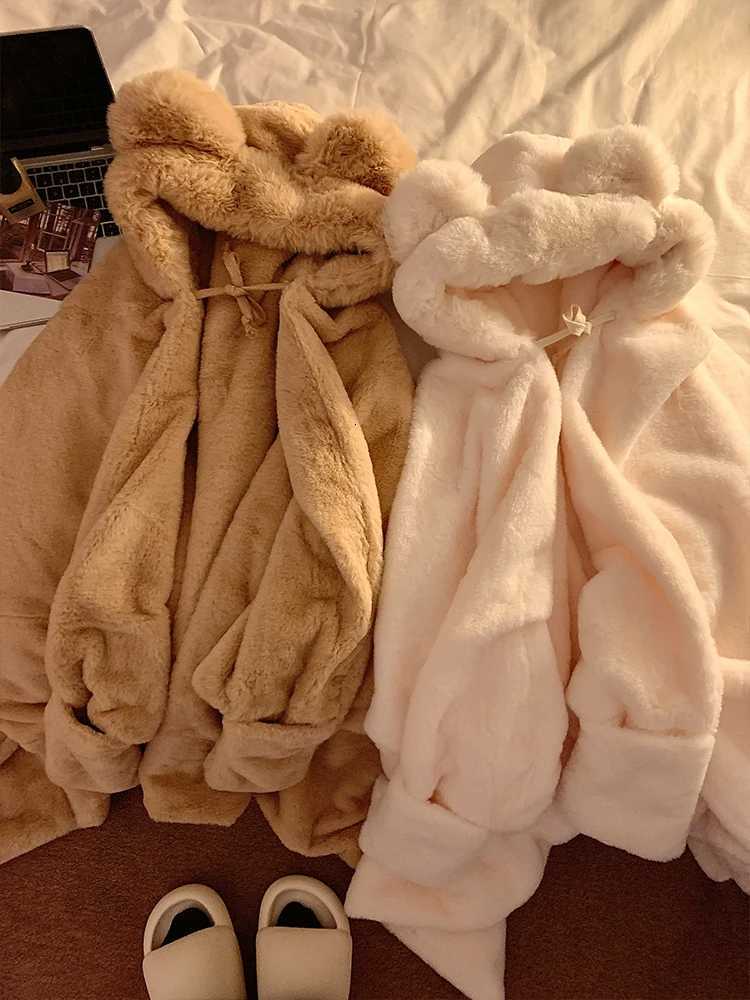 Thiened Plu Blanket Womens Winter Warm Office Nap Hooded awl oulder Cover Cartoon Sle Polyester Fiber Bedding Y251013