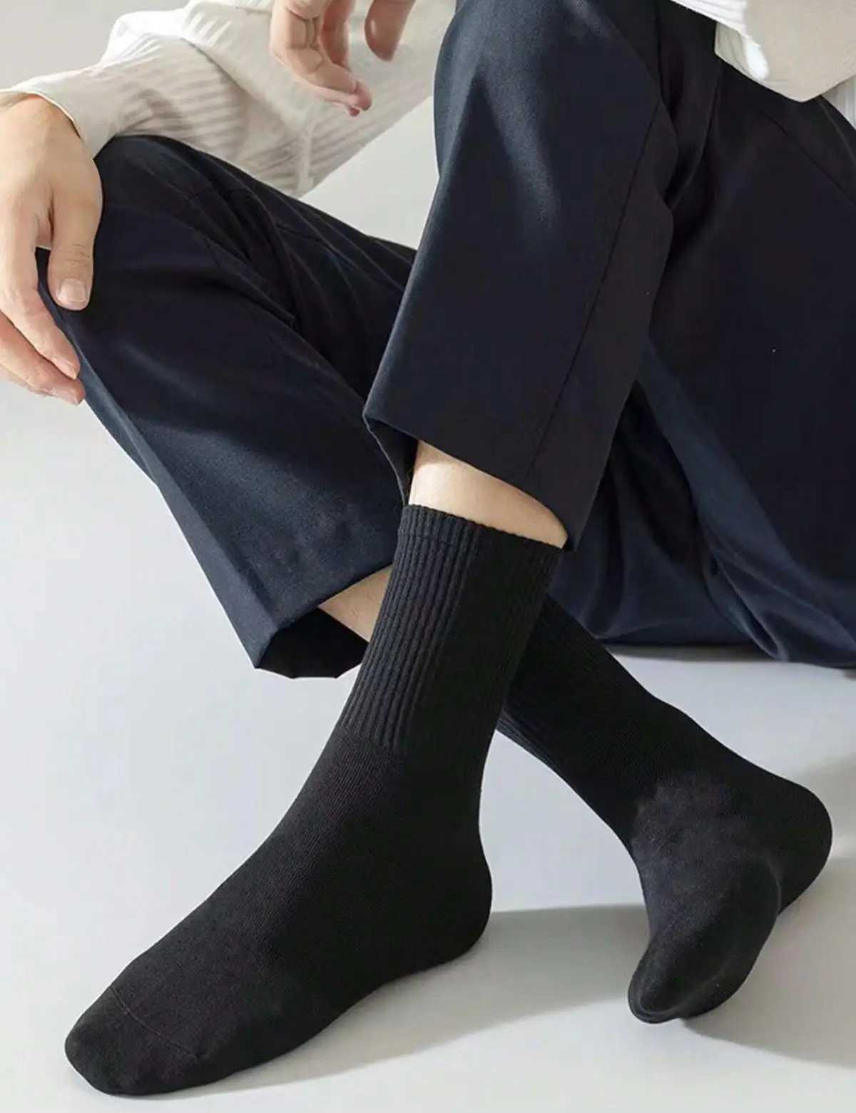 36Pairs of Plain Black and White Socks Simple and Comfortable MidCalf Socks Suitable for Autumn and Winter Mens Socks H260513