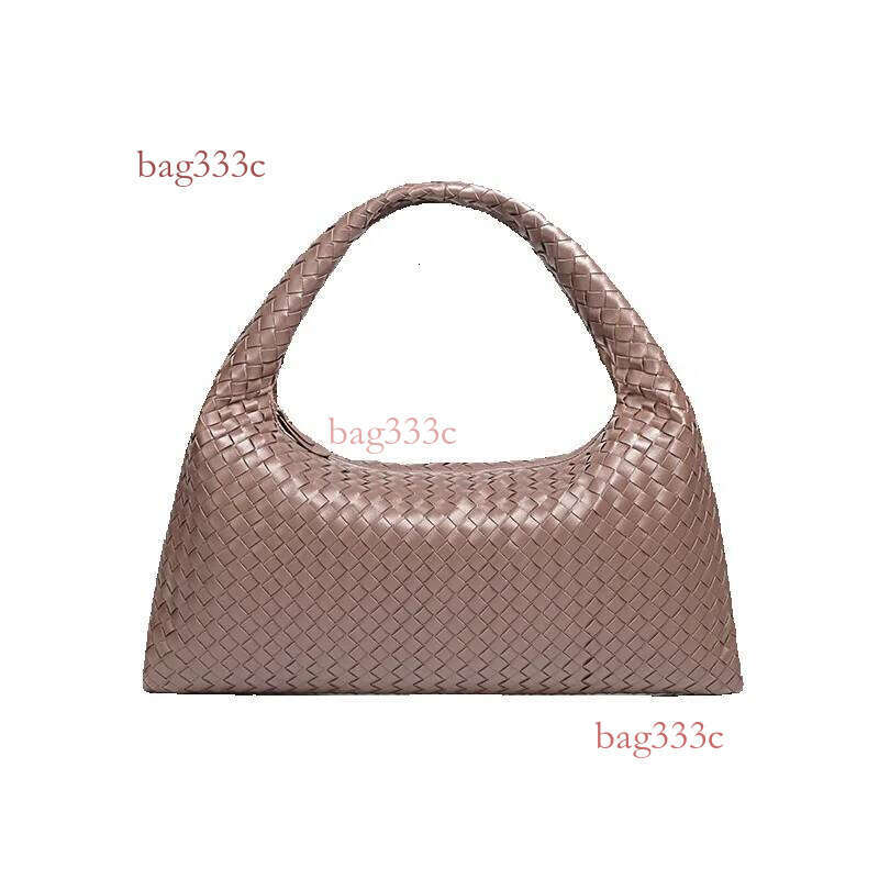 Woven Large Capacity Shoulder Bag For Women New Niche Versatile Elegant Commuter Handbag Trendy Crossbody Cowhide Woven Bag