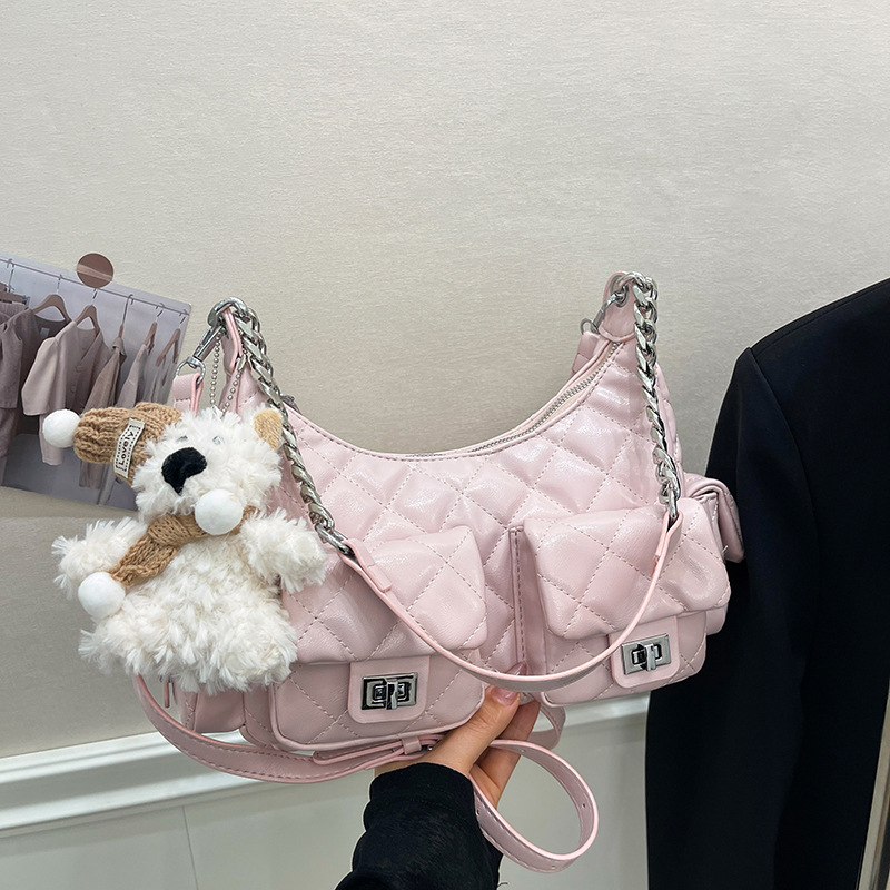 new Free delivery designer shoulder bag Casual and fashionable commuting shoulder bag simple and atmospheric