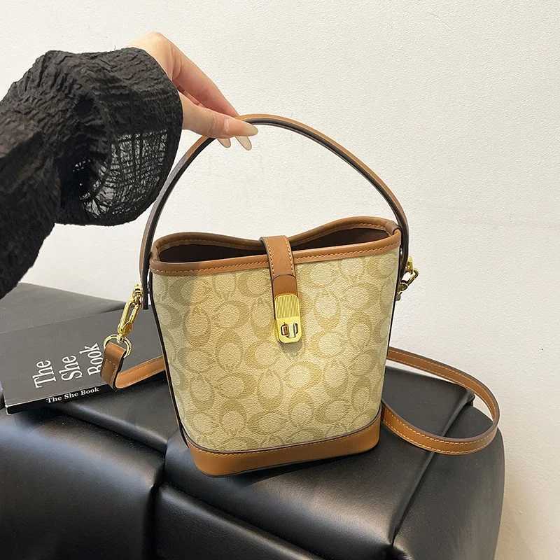 Trendy Parisian Crossbody Purse Wens Solid Color Tote Bag With Cmuter Design Luxury D251014