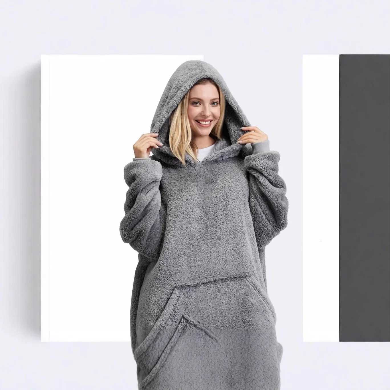 Winter Thickened Hoodie Blanket Women Casual Flannel Composite Dopaamine Color Hooded Sweatshirt with Pocket Polyester Fiber Y251013