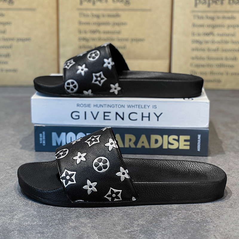 Designer shippers Free shipping Soft soled breathable summer casual lightweight anti slip beach slippers for mens size 39-47