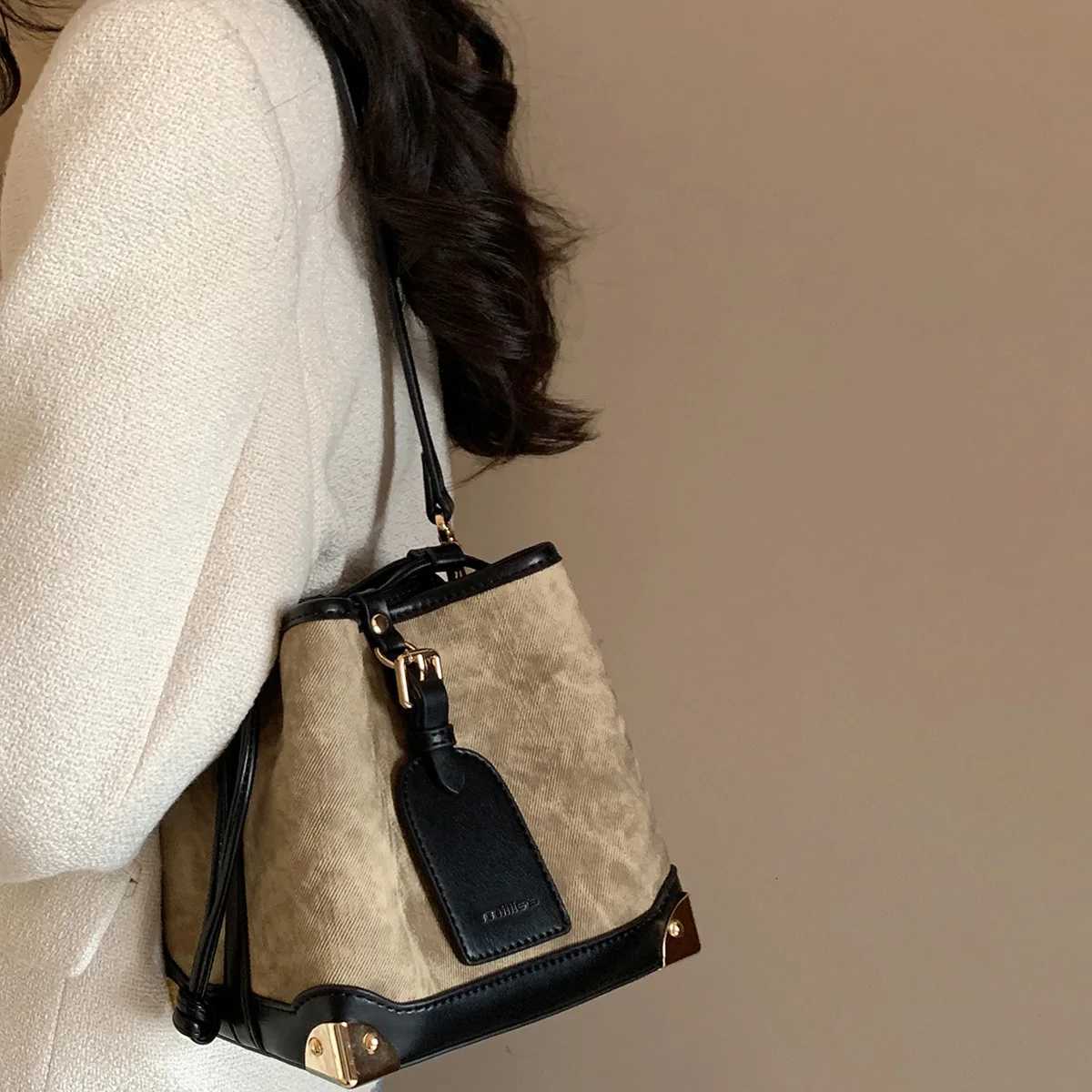 2025 Wens Genuine Leather Crossbody Bag Elegant Bucket Purse Luxury Shoder Bag for Wen Fiable Summer Cluh D251014