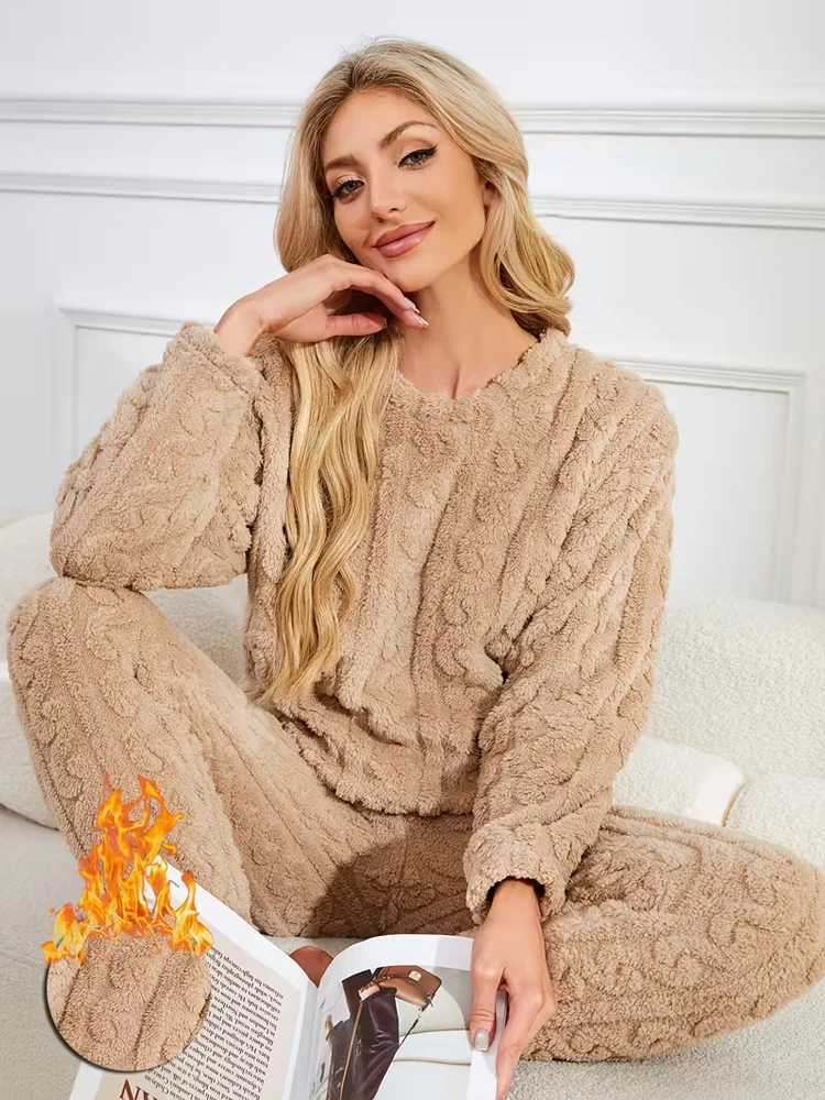 TwoPiece Autumn and Winter Pajama Set with Fleece Lining Thick Coral Velvet Home Wear Fashionable Warm LongSleeve Pants Sets Y251013