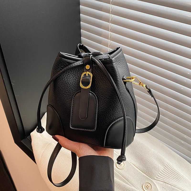 Wens Crossbody Bag Pu Material Versatile Bucket Bag Cmuting Casual Drstring Handbags Purse for Summer Travel Shopping D251014